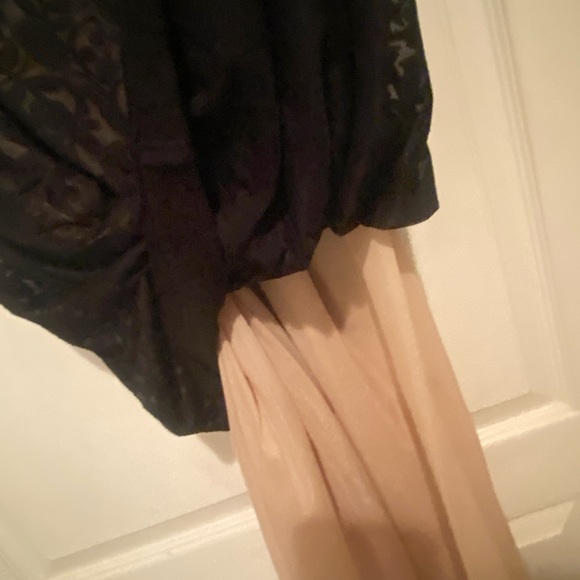 Express dress with Lacey material stretchable with a ivory slip - Picture 8 of 11